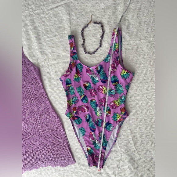 Swimsuit and cover up - Picture 6 of 14